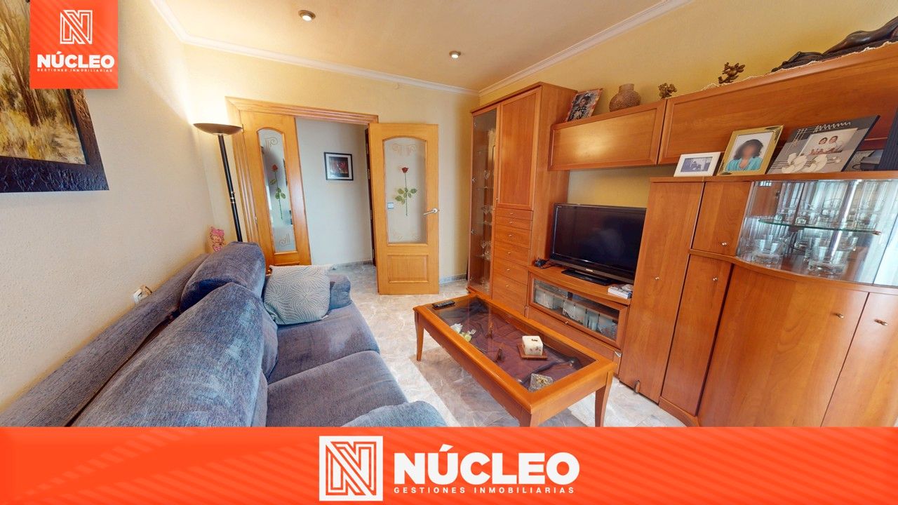Living room of Flat for sale in Elda  with Air Conditioner, Furnished and Balcony