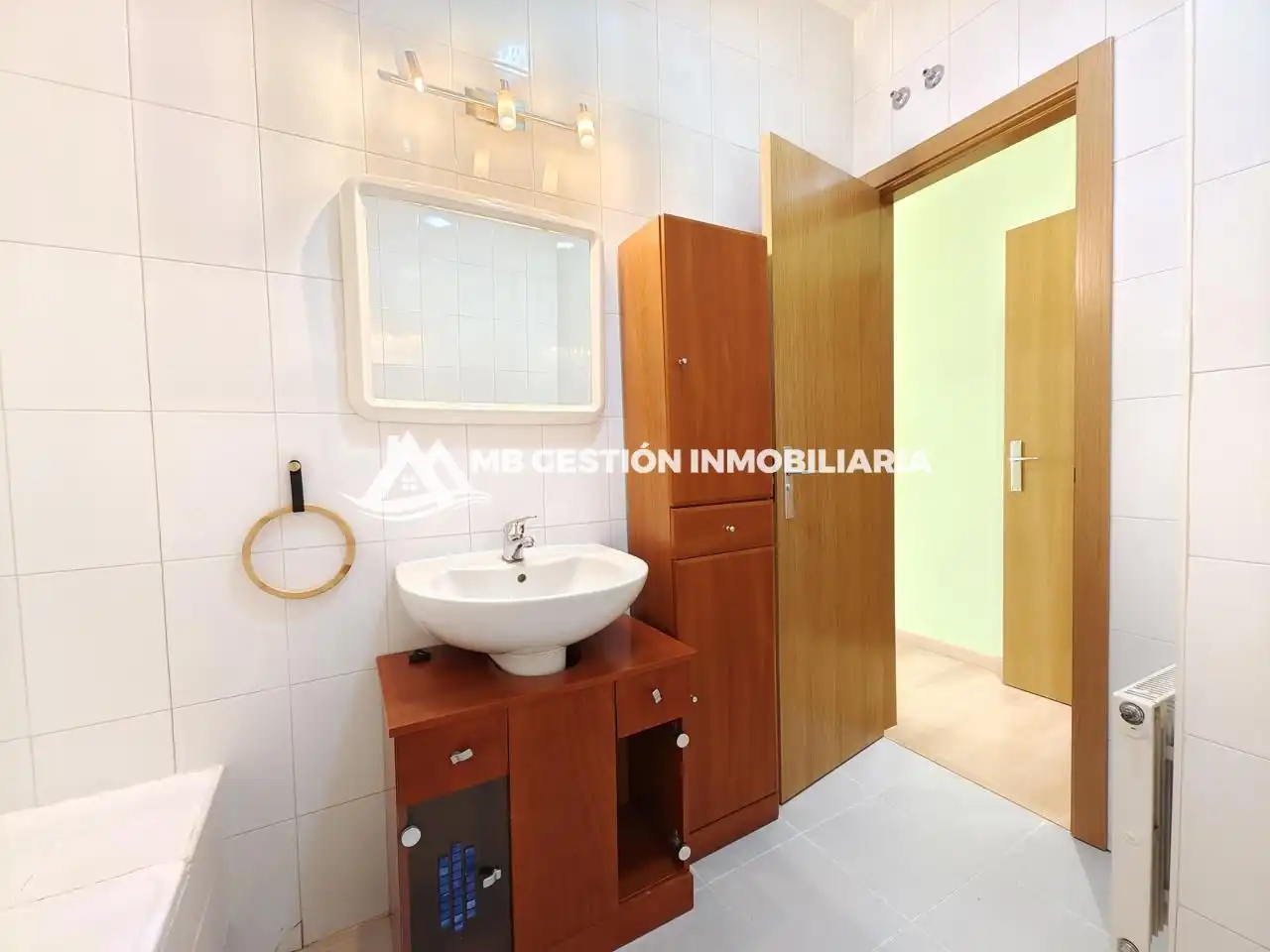 Baño de Planta baja en venta en Fuenlabrada con Calefacción, Trastero y Piscina