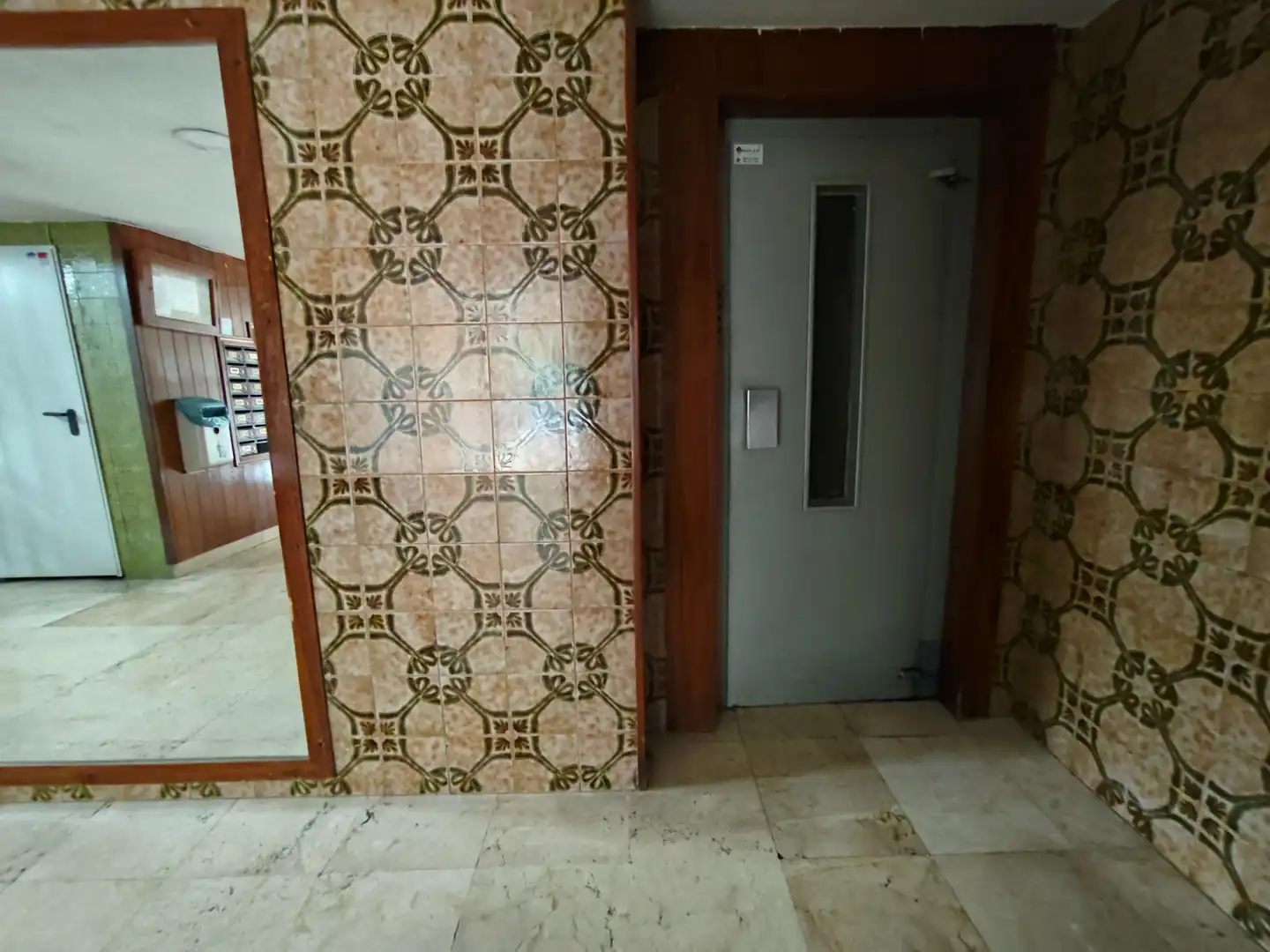 Flat for sale in Granada  with Air Conditioner, Terrace and Furnished