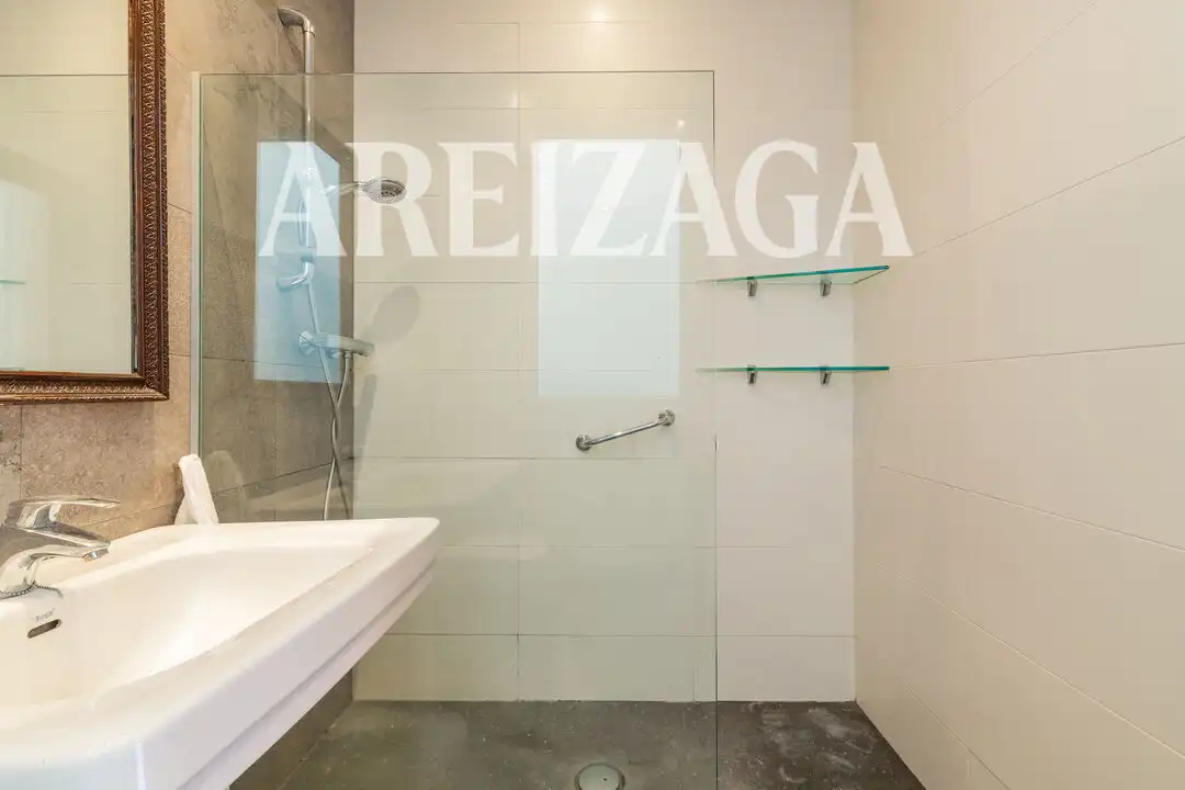 Badezimmer von Wohnung zum Verkauf in Centro 
