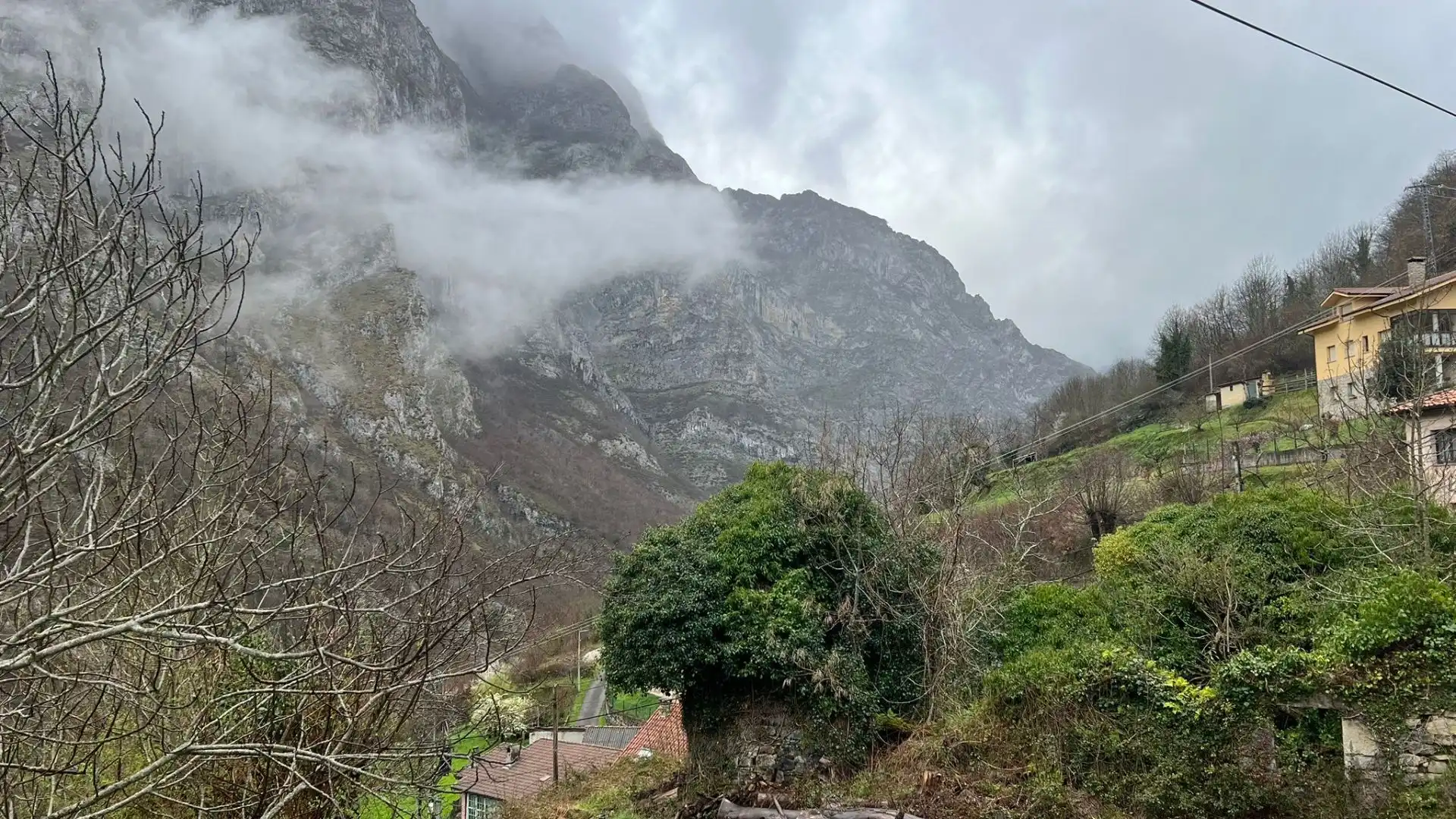 Vista exterior de Casa o xalet en venda en Oseja de Sajambre amb Calefacció