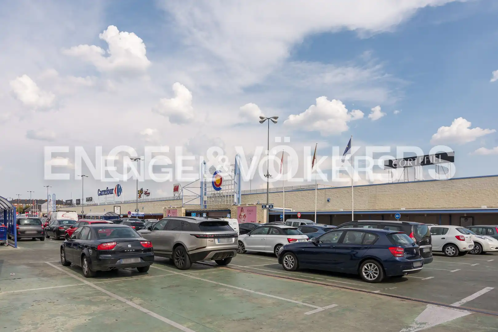 Parking of Flat for rent in Majadahonda  with Air Conditioner, Heating and Terrace