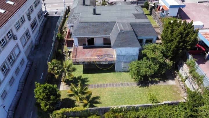 Vista exterior de Casa o xalet en venda en Vigo  amb Calefacció, Jardí privat i Terrassa