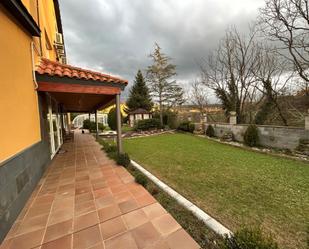 Garden of House or chalet for sale in Sant Pere de Torelló  with Air Conditioner, Heating and Private garden