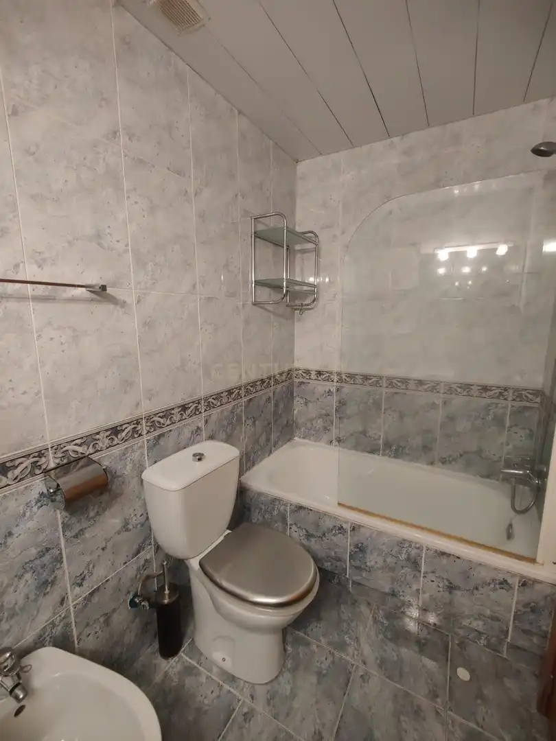 Baño de Piso en venta en Cerdanyola del Vallès con Aire acondicionado y Horno