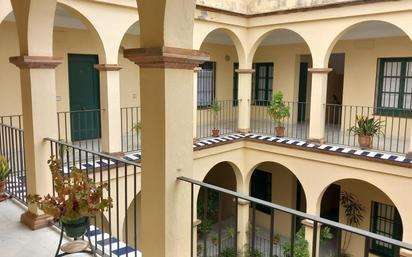 Exterior view of Flat to rent in  Sevilla Capital  with Air Conditioner