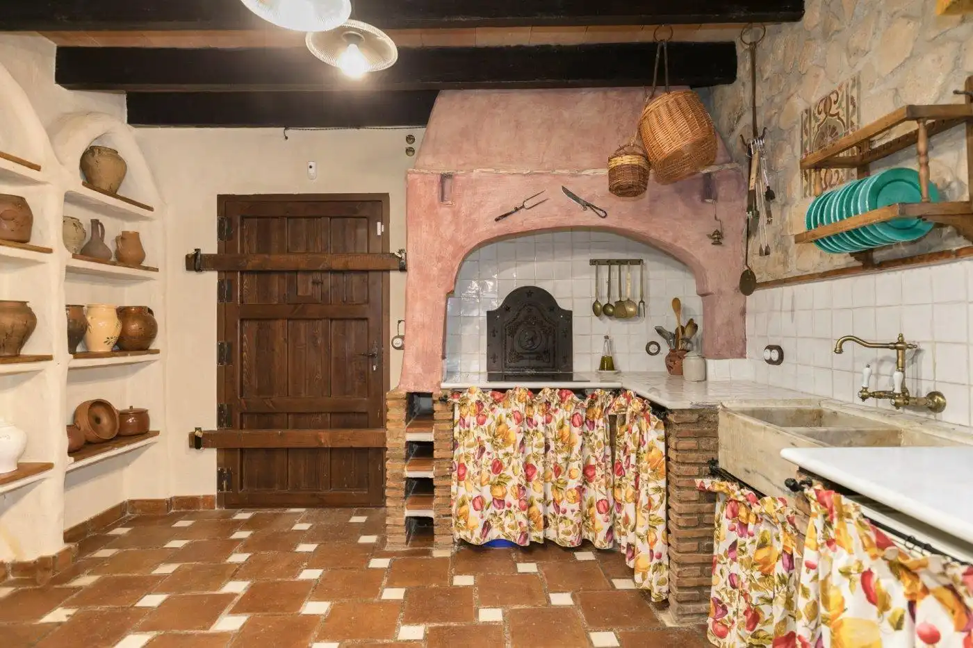 Cuina de Casa o xalet en venda en Montefrío amb Aire condicionat, Calefacció i Jardí privat