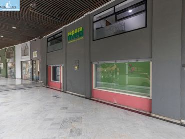 Local comercial en venda a Calle Nazaríes