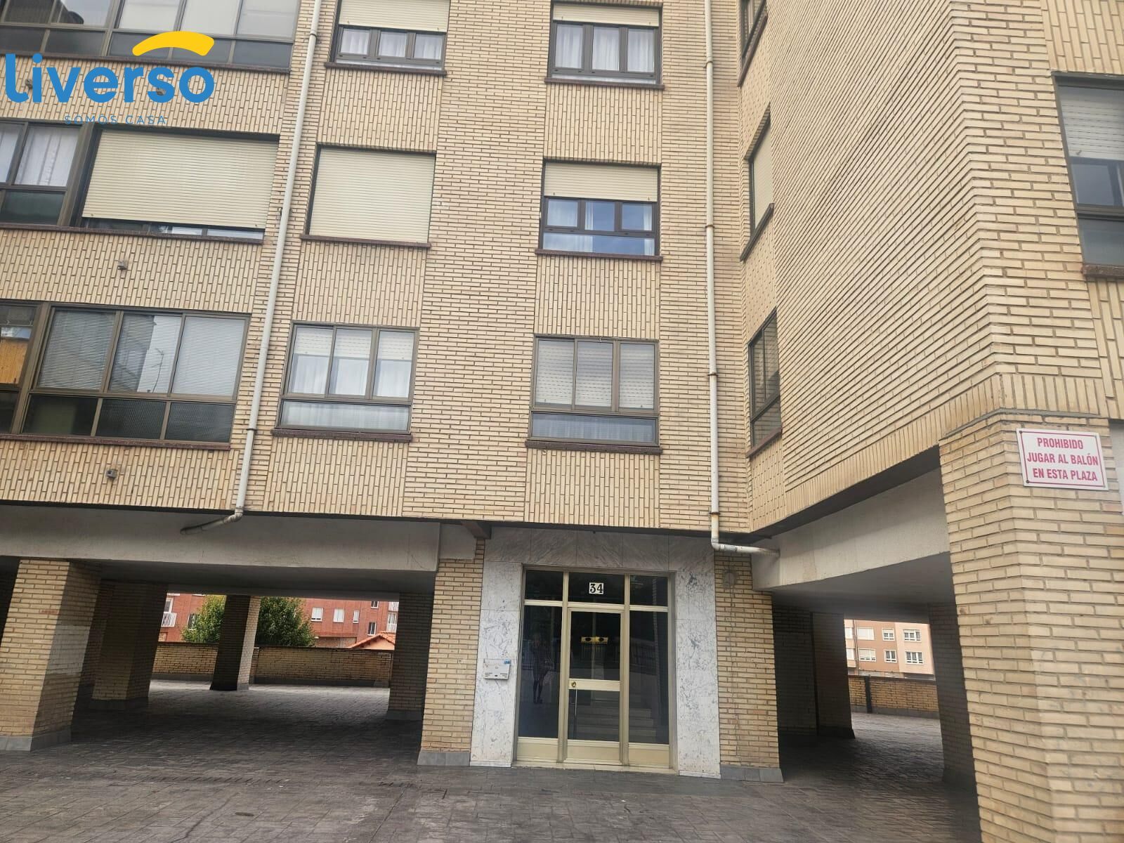 Exterior view of Flat to share in Burgos Capital  with Heating and Parquet flooring