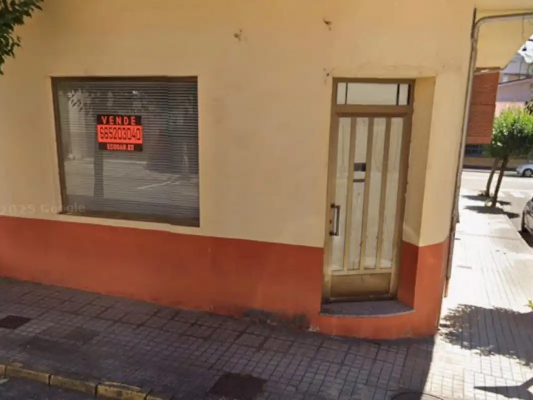 Vista exterior de Local en venda en Bembibre