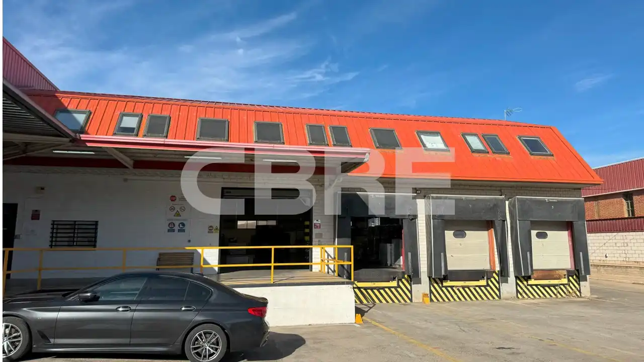 Vista exterior de Nave industrial de alquiler en Pinto