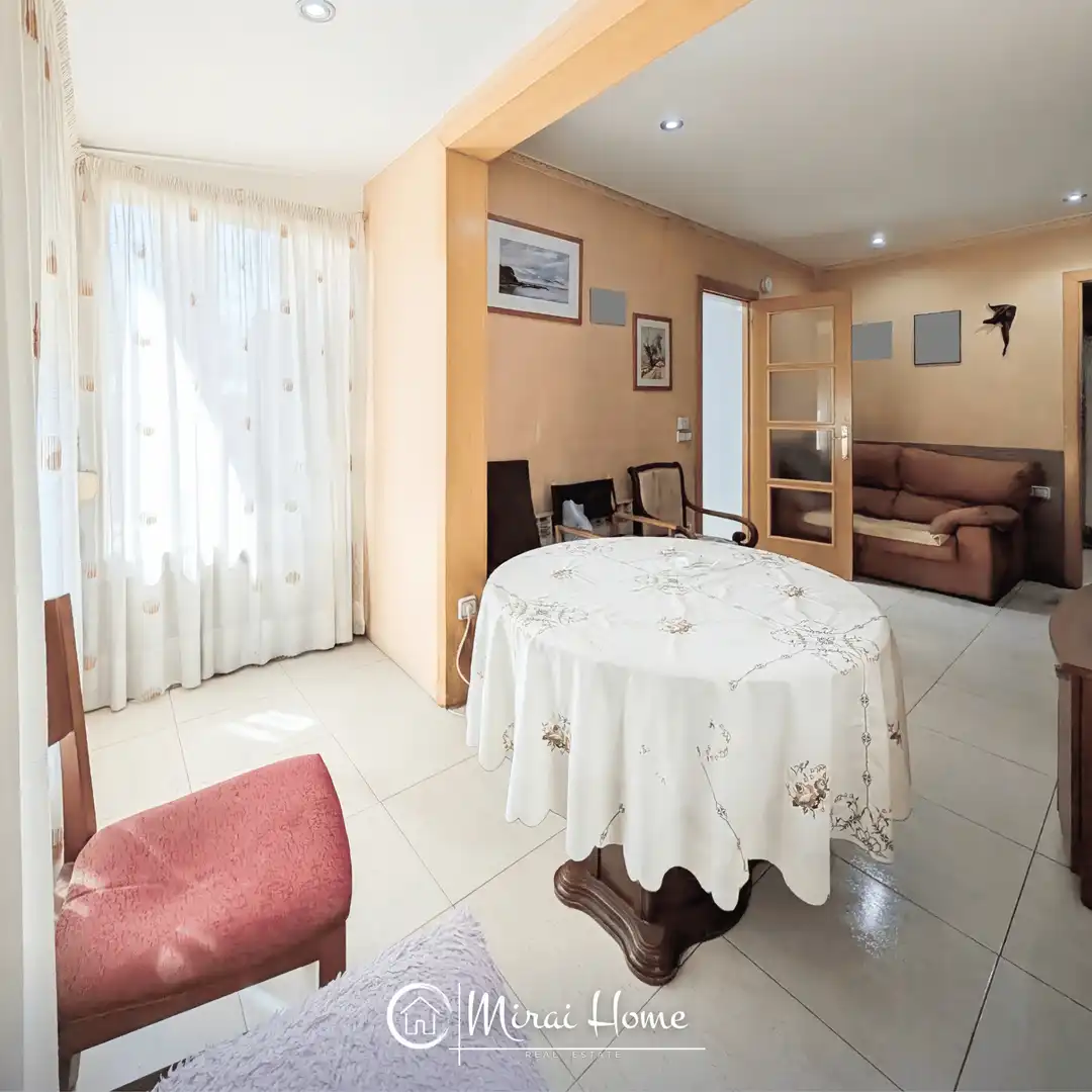 Menjador de Casa o xalet en venda en Parets del Vallès amb Aire condicionat, Calefacció i Jardí privat