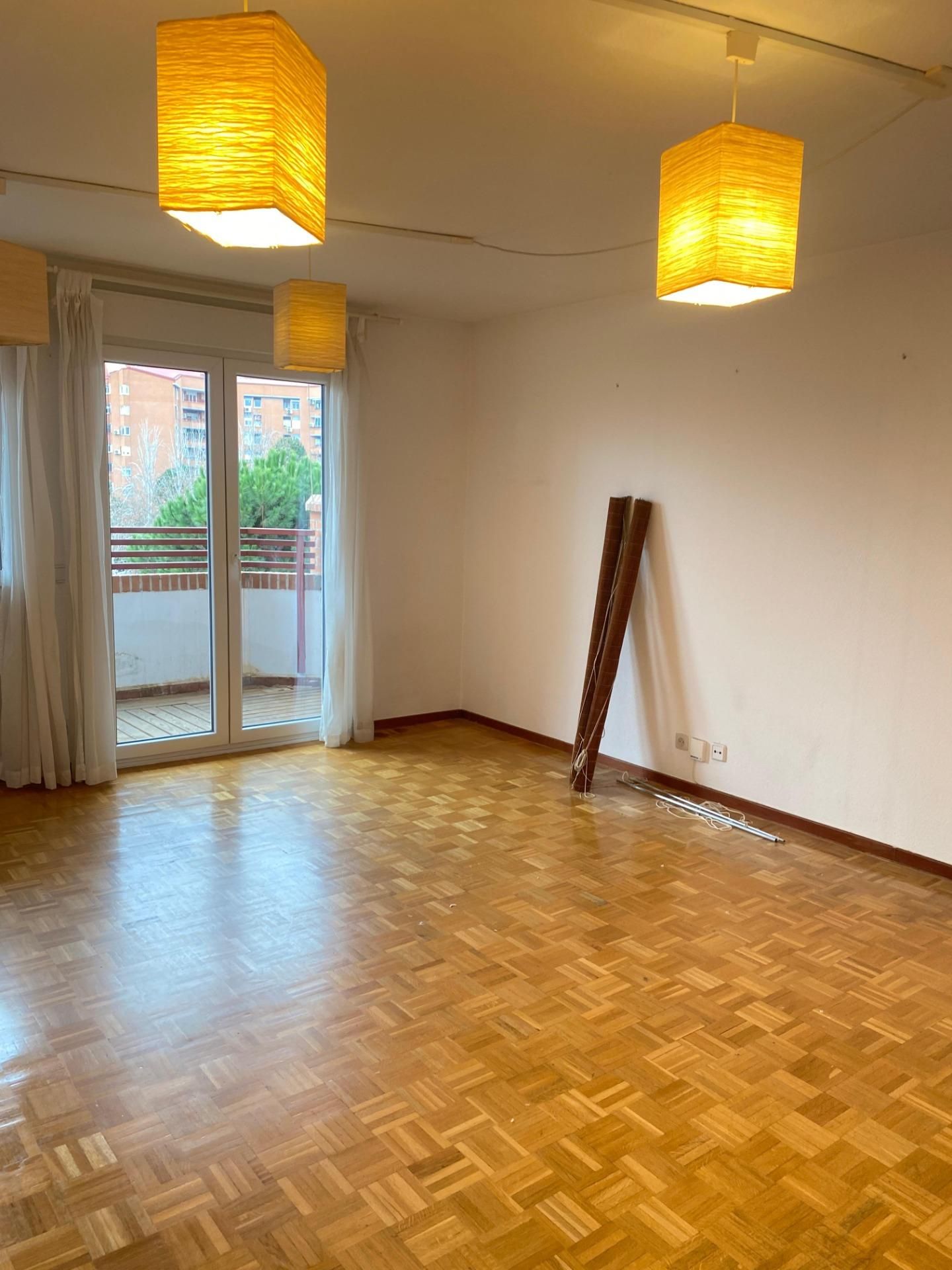 Bedroom of Flat for sale in Tres Cantos  with Air Conditioner, Heating and Private garden