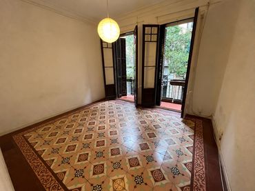 Chalet con balcón en venta en Les Corts