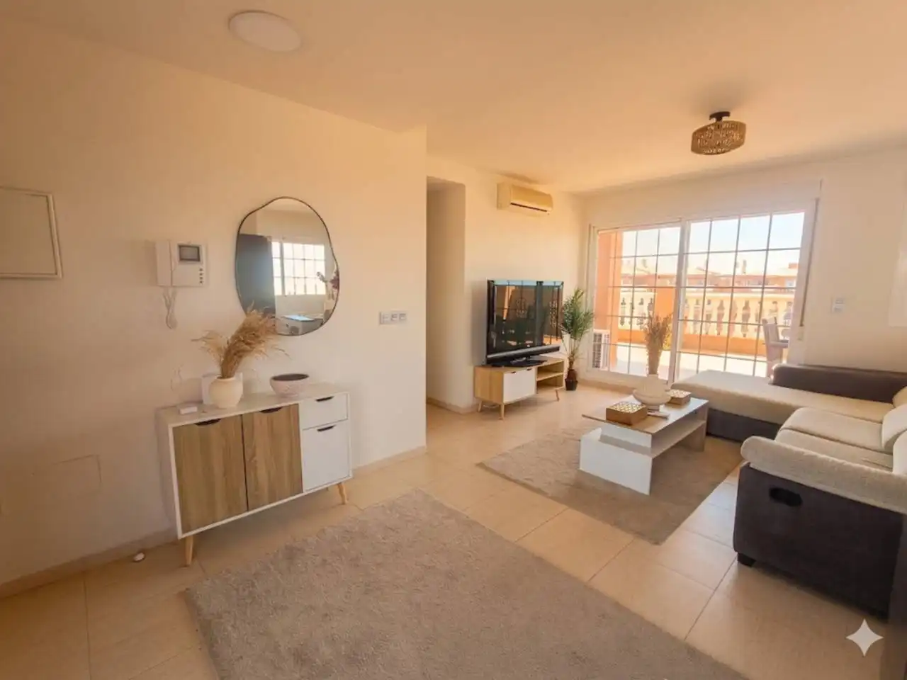 Wohnzimmer von Dachboden zum Verkauf in El Ejido mit Klimaanlage, Heizung und Terrasse