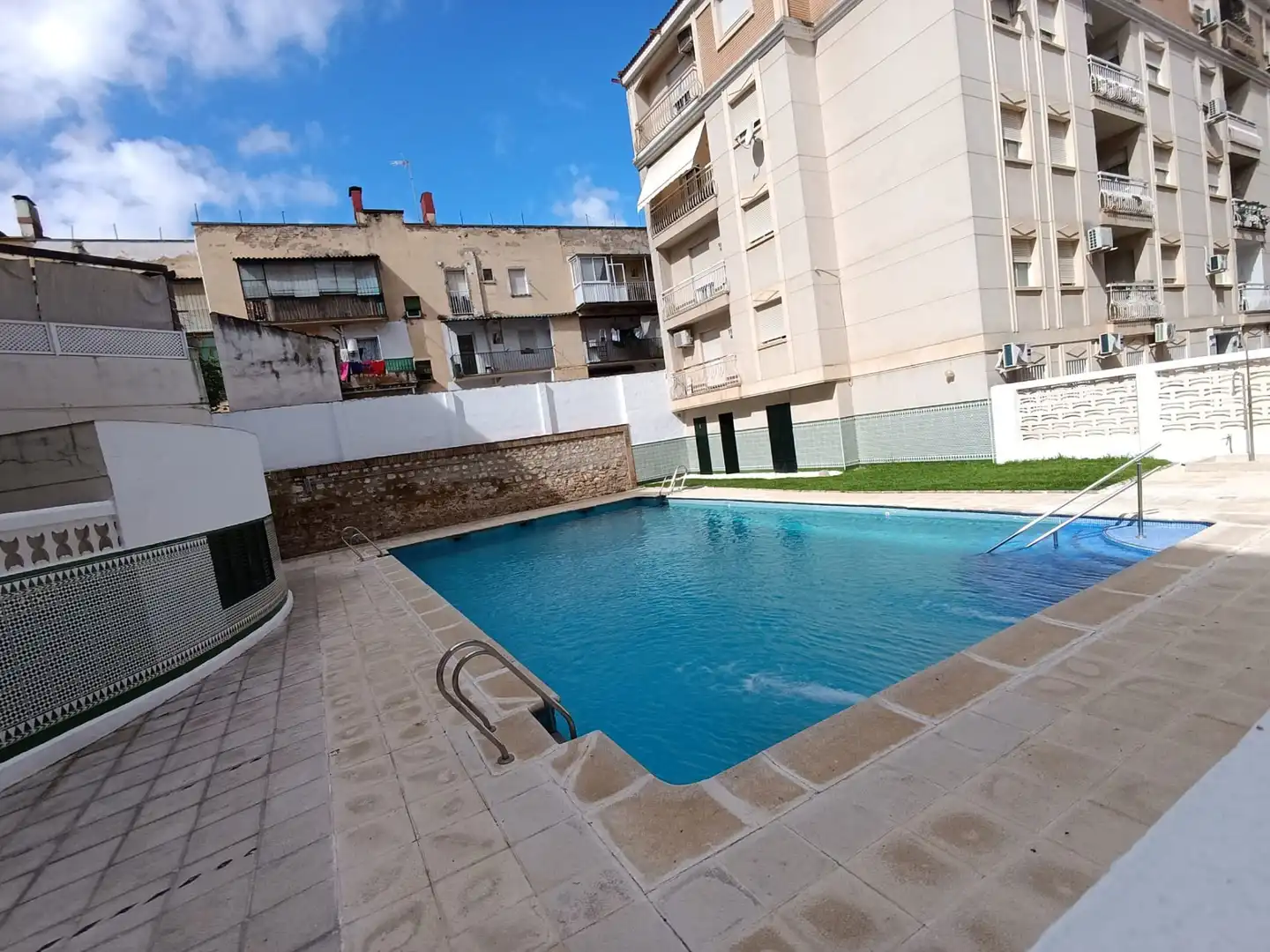 Piscina de Piso en venta en Linares con Aire acondicionado y Piscina comunitaria