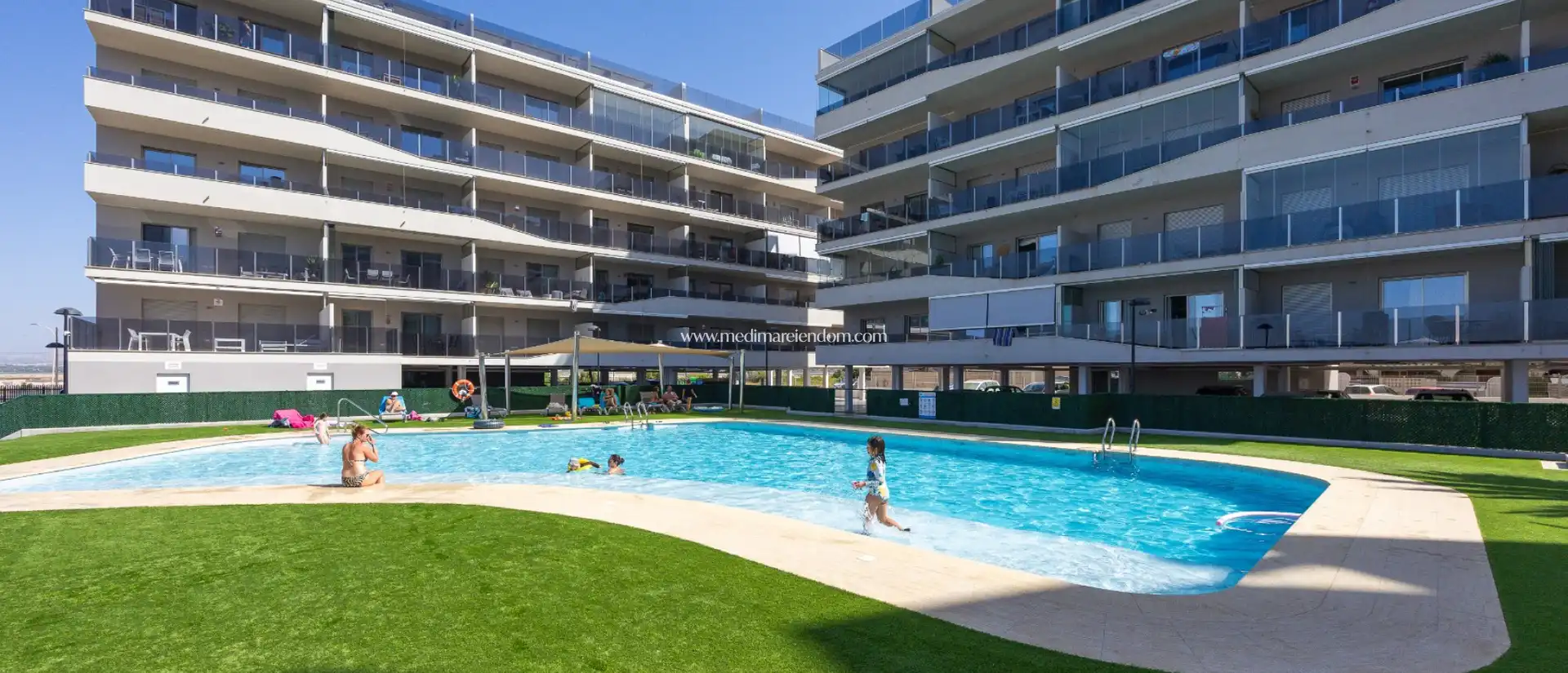 Piscina de Apartament en venda en Santa Pola amb Aire condicionat, Calefacció i Terrassa