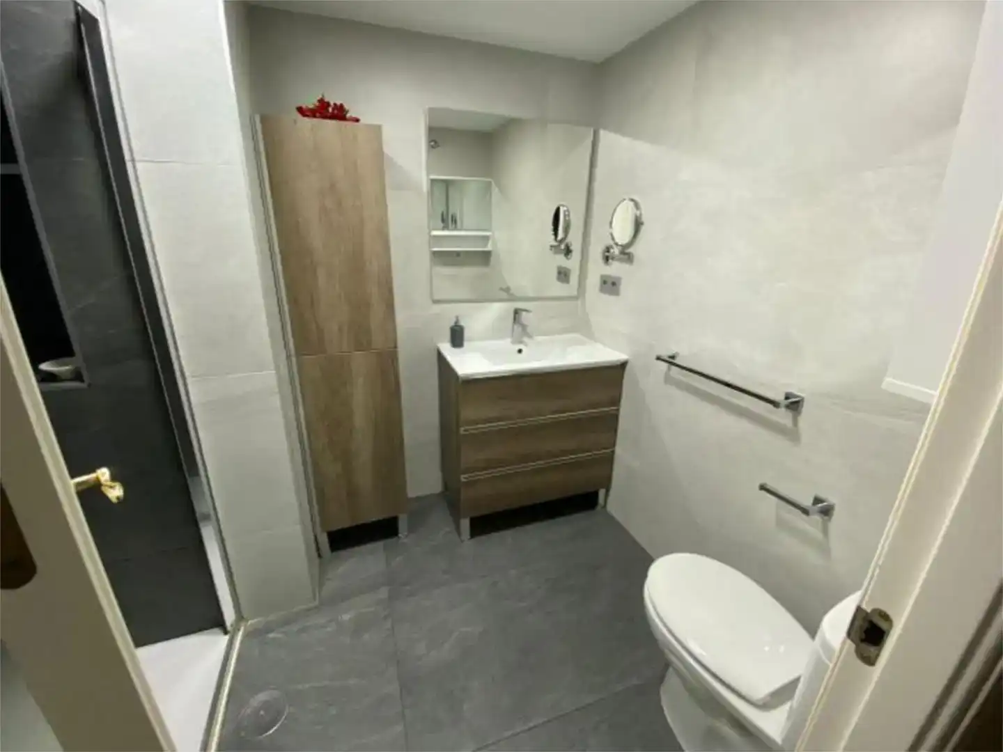 Baño de Dúplex de alquiler en Granada con Piscina y Amueblado