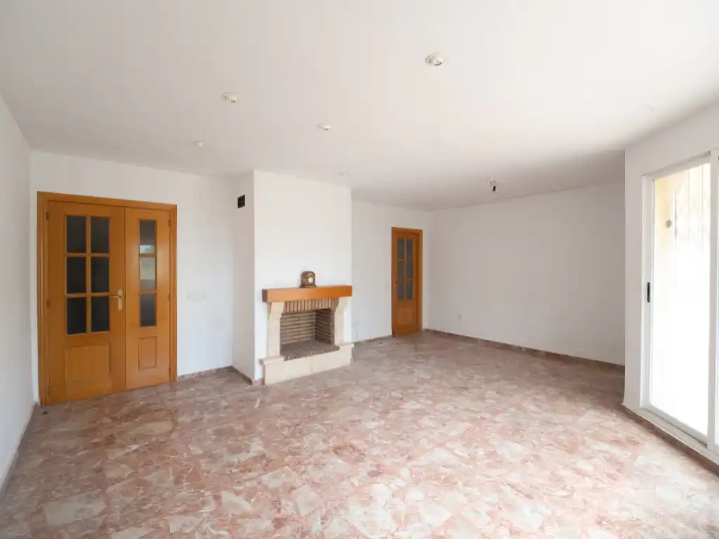 Detached homes for sale in Macastre  with Terrace