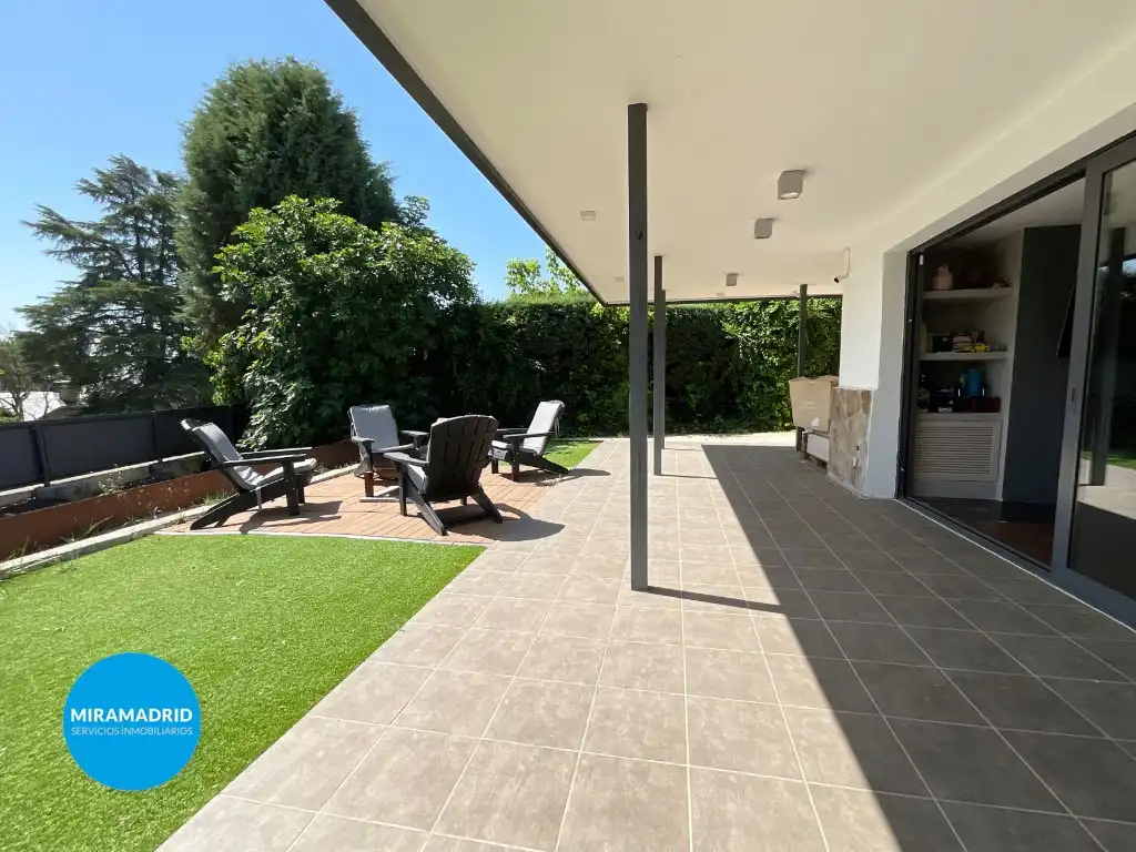 Terraza de Casa o chalet en venta en Paracuellos de Jarama con Aire acondicionado