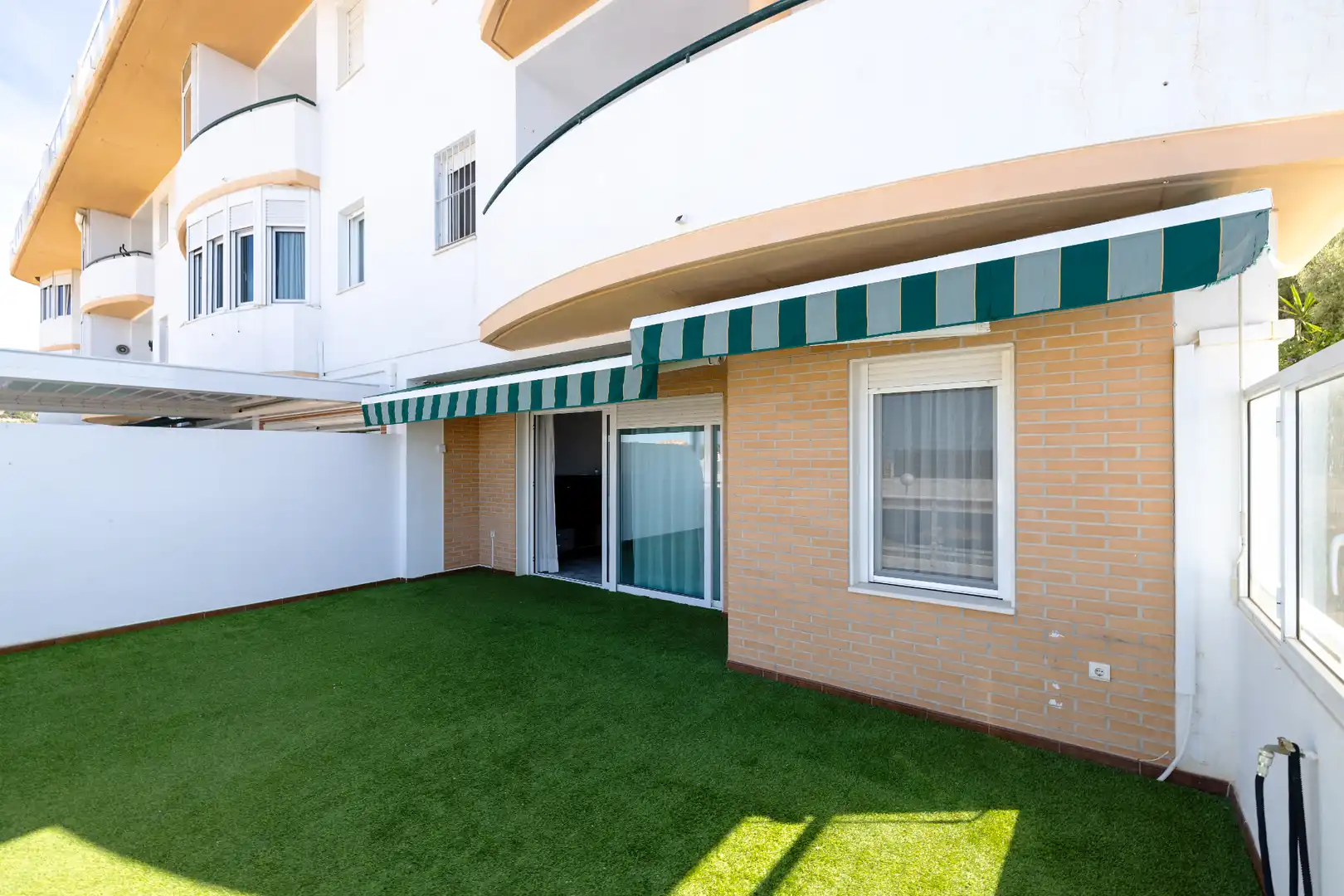 Terrassa de Dúplex en venda en Rincón de la Victoria amb Aire condicionat, Calefacció i Jardí privat