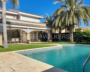 Vista exterior de Casa o xalet en venda en La Pobla de Vallbona amb Aire condicionat, Terrassa i Piscina