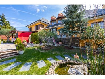 Detached house with pool for sale in Taradell