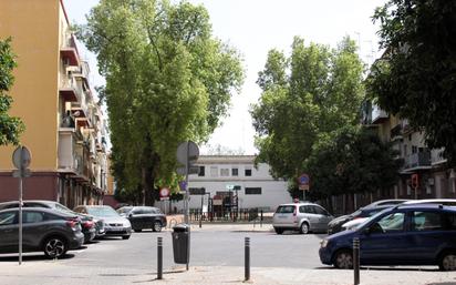 Vista exterior de Pis en venda en  Sevilla Capital amb Aire condicionat