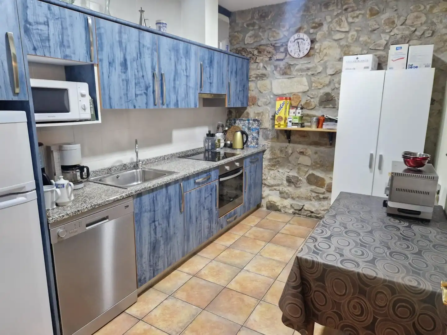 Cuina de Casa o xalet en venda en Donostia - San Sebastián  amb Calefacció, Jardí privat i Terrassa
