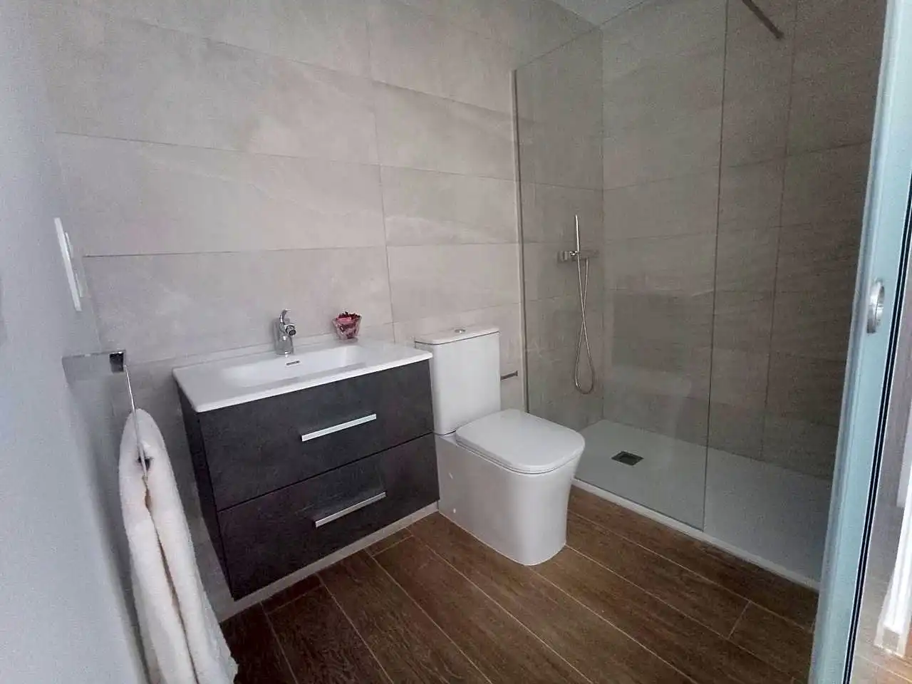 Badezimmer von Wohnung zur Miete in Moncada mit Klimaanlage, Möbliert und Balkon