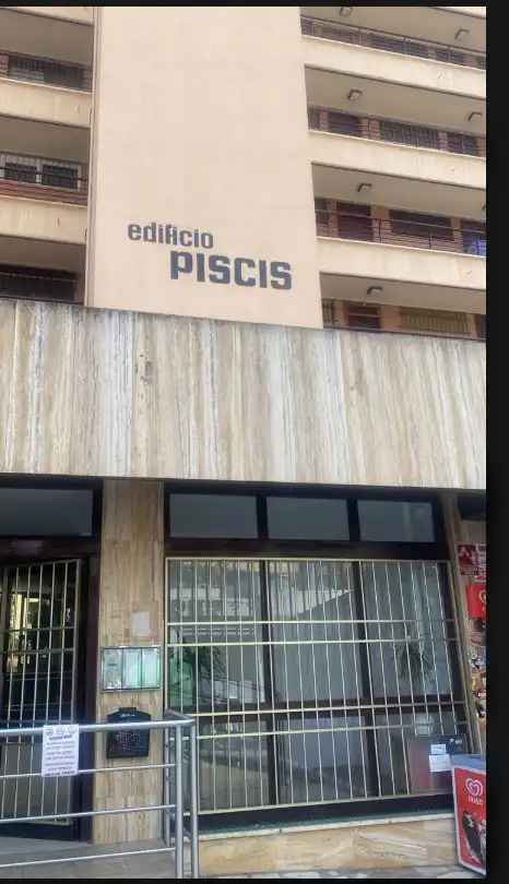 Vista exterior de Apartament en venda en Benidorm amb Aire condicionat, Terrassa i Piscina