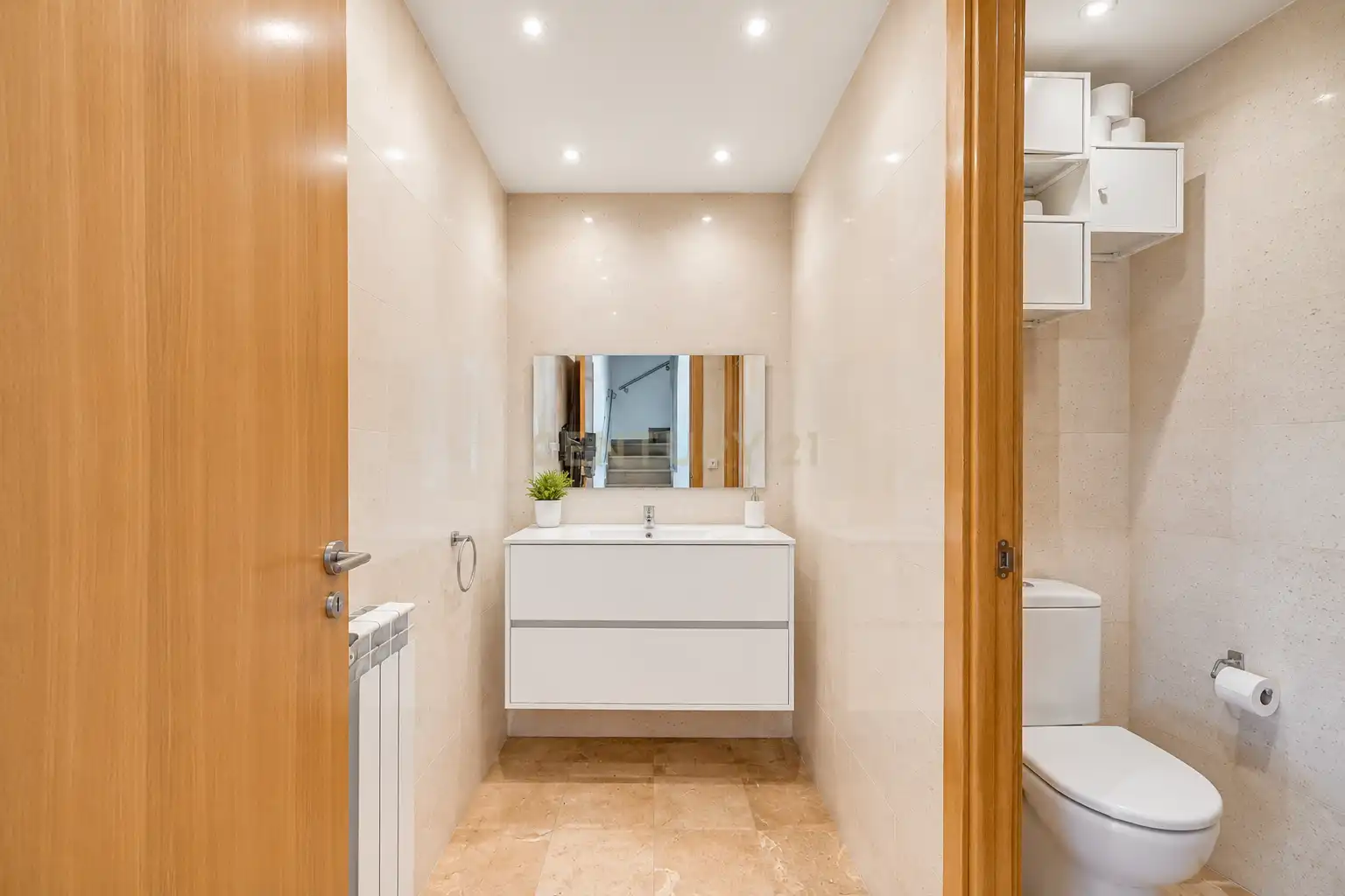 Baño de Dúplex en venta en Irun  con Trastero, Horno y Lavadora