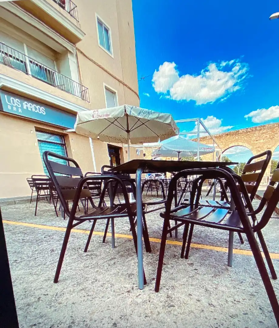 Local comercial en venda a Los Pinos - El Pilar