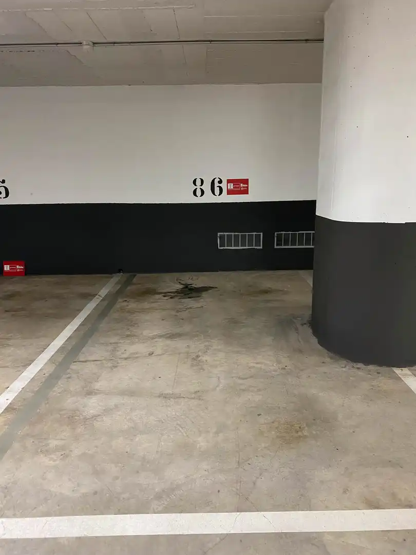 Parking de Oficina en venta en Sabadell con Calefacción