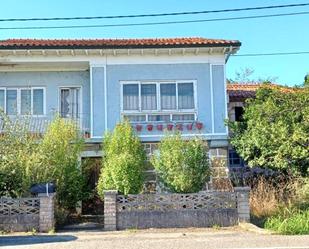 Vista exterior de Casa o xalet en venda en Piélagos amb Jardí privat i Balcó