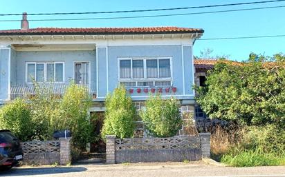 Exterior view of House or chalet for sale in Piélagos  with Private garden and Balcony