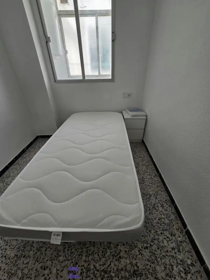 Dormitori de Pis de lloguer en Molina de Segura amb Moblat, Forn i Rentadora