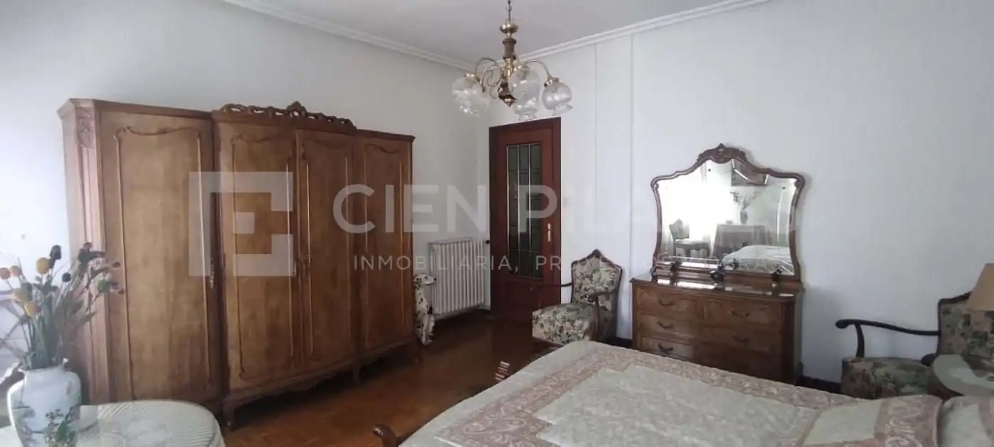 Bedroom of Flat for sale in  Logroño