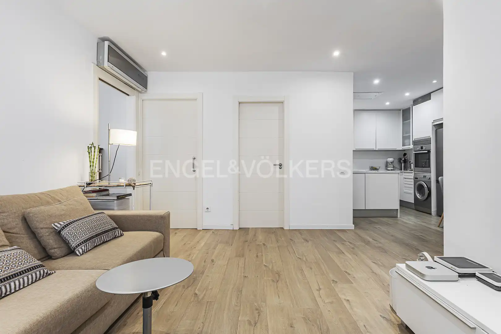 Sala de estar de Piso en venta en Barcelona con Aire acondicionado, Calefacción y Parquet