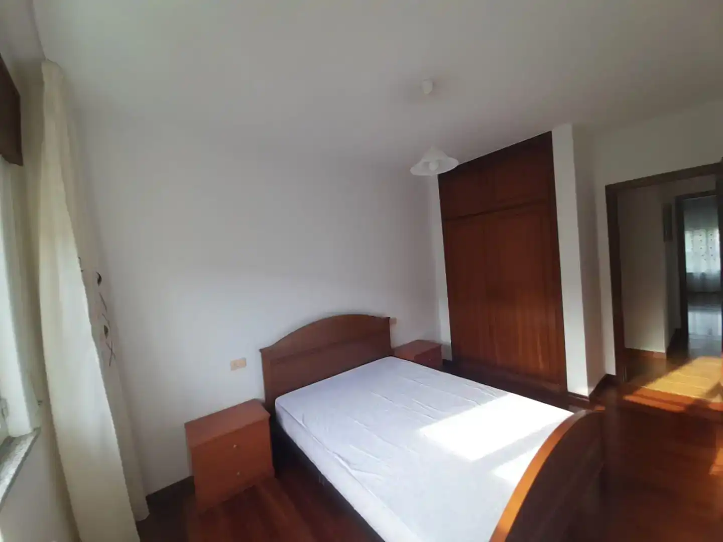 Habitación de Piso de alquiler en Outes con Parquet, Amueblado y Balcón
