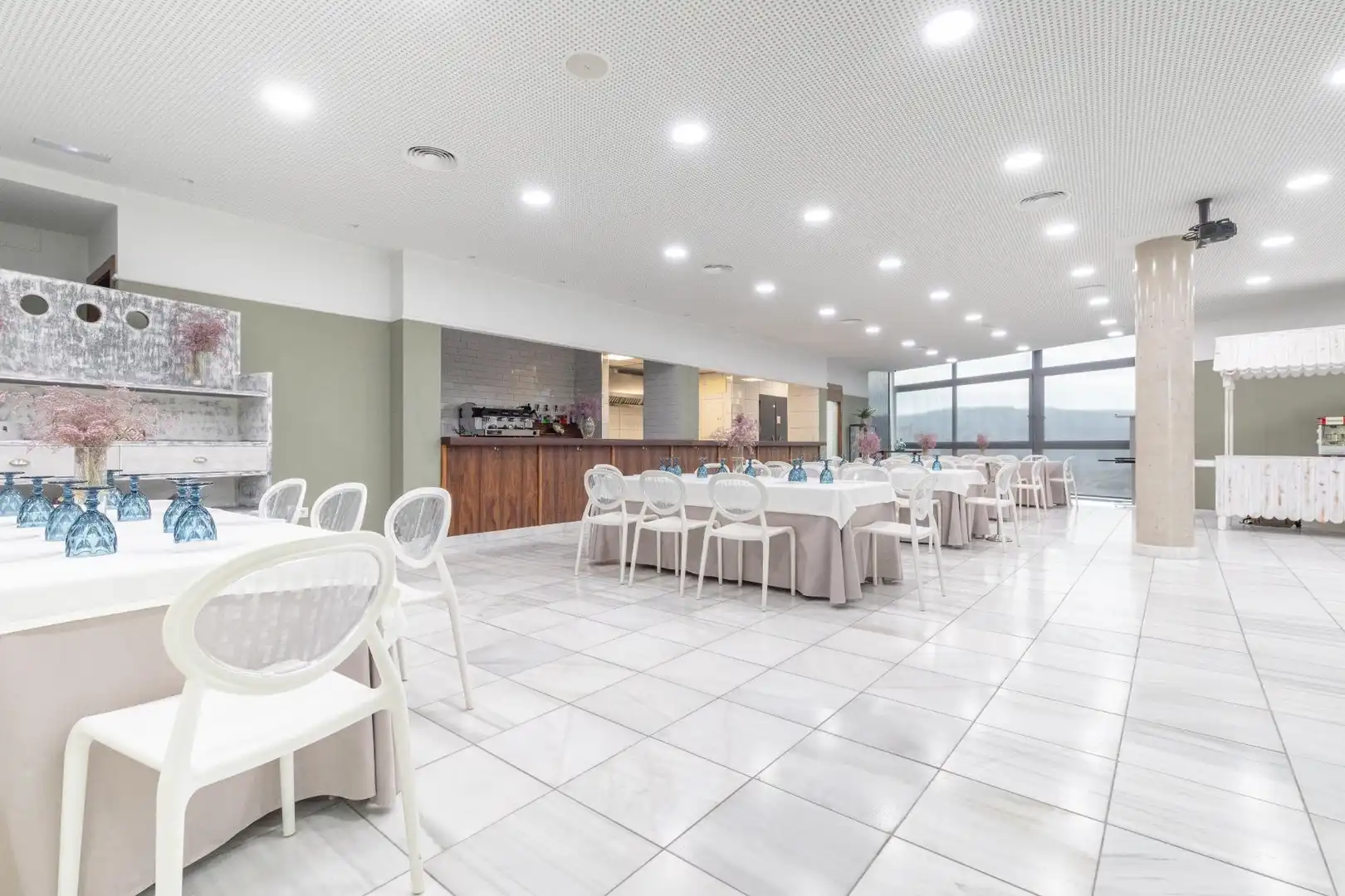 Edificio en venta en Avenida Juan Carlos I, Campos del Río