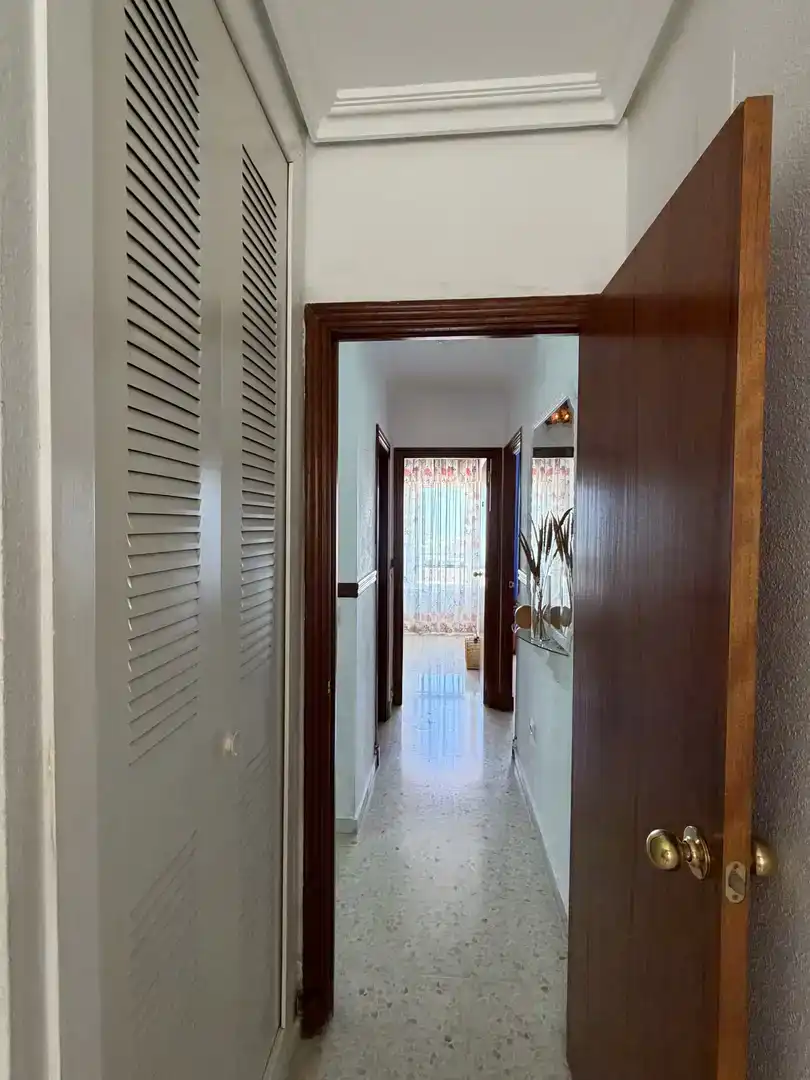 Casa adosada en venda en Algeciras amb Aire condicionat i Balcó