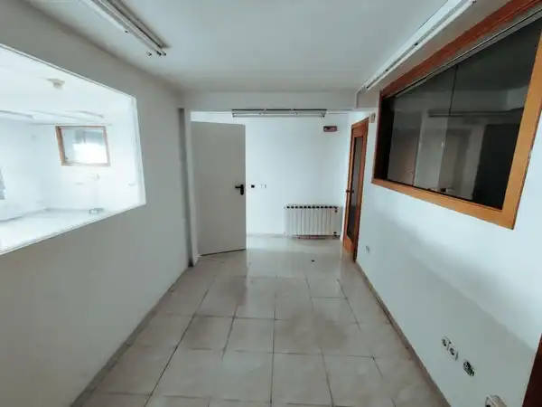 Local comercial en venda a C/ Bisbe Strauch, imagen 6