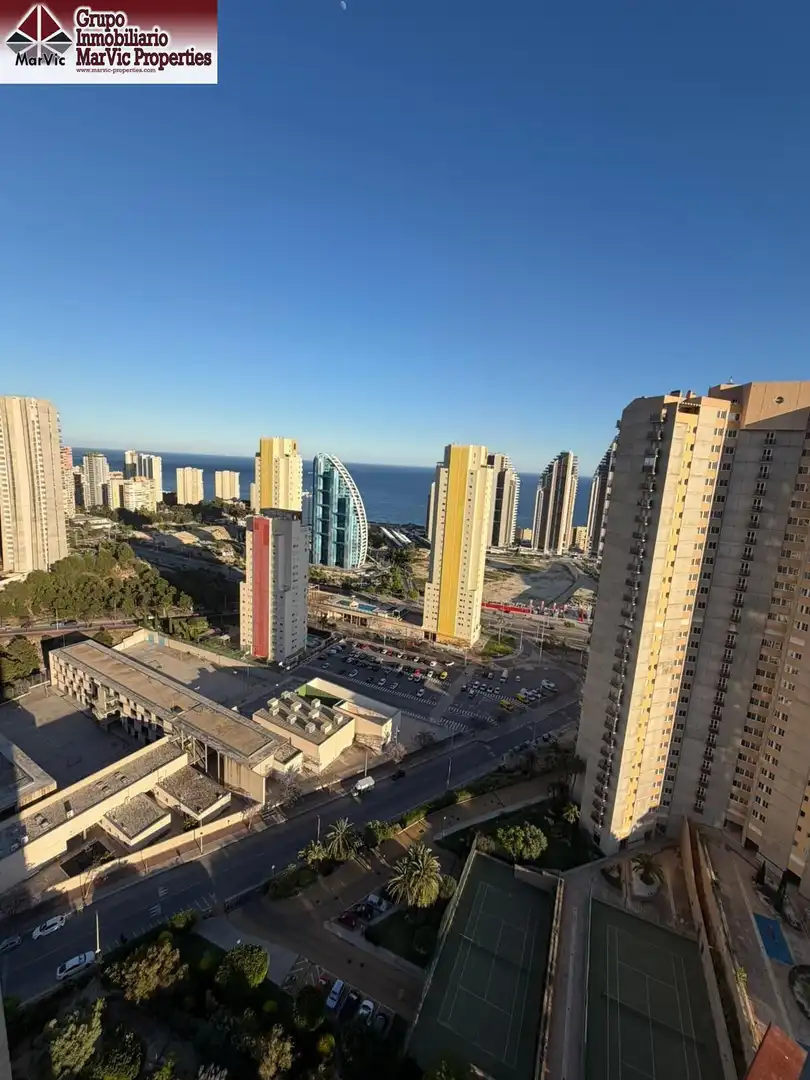 Vista exterior de Pis en venda en Benidorm amb Aire condicionat, Terrassa i Traster
