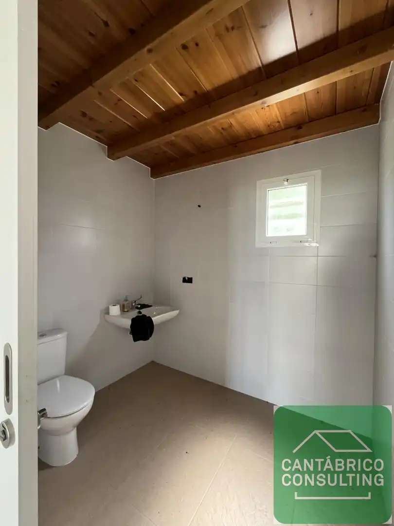 Badezimmer von Fabrikhallen zur Miete in Tapia de Casariego