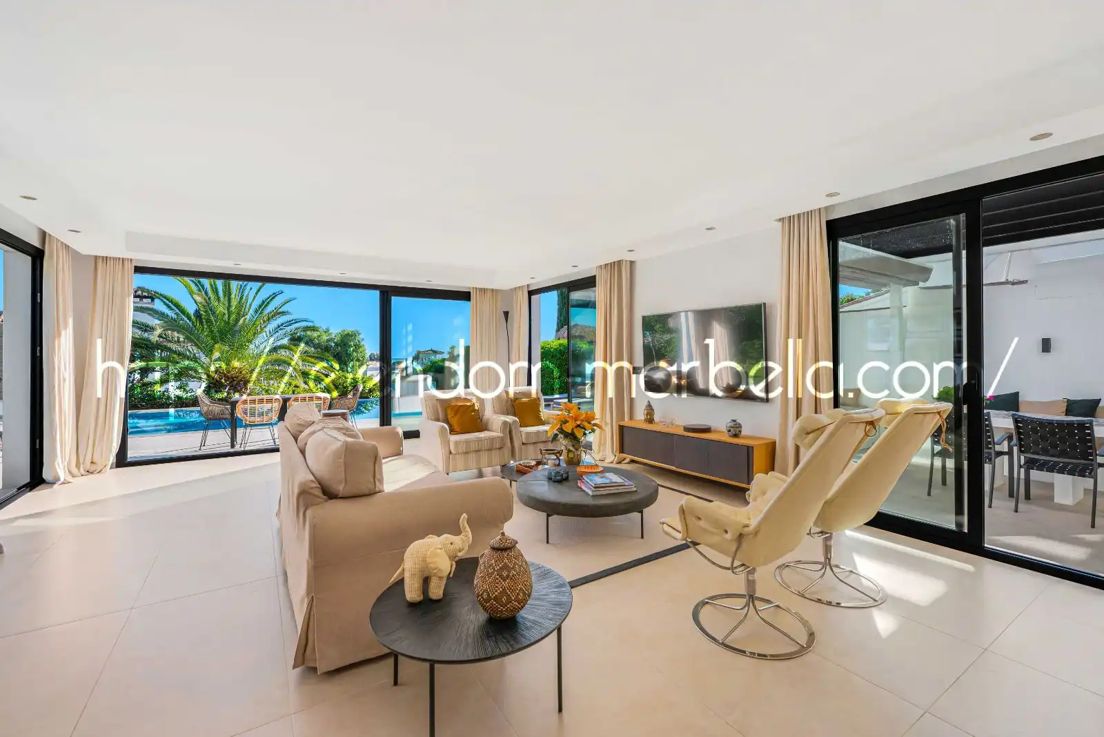 Detached house with pool for sale in Elviria - Cabopino, imagen 4