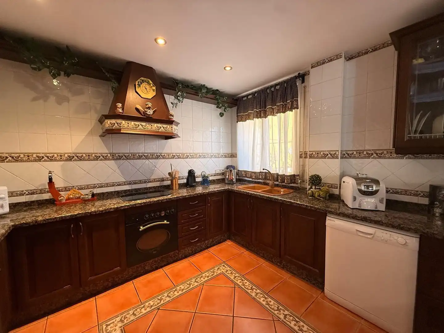 Cuina de Casa o xalet en venda en Antequera amb Aire condicionat, Jardí privat i Terrassa