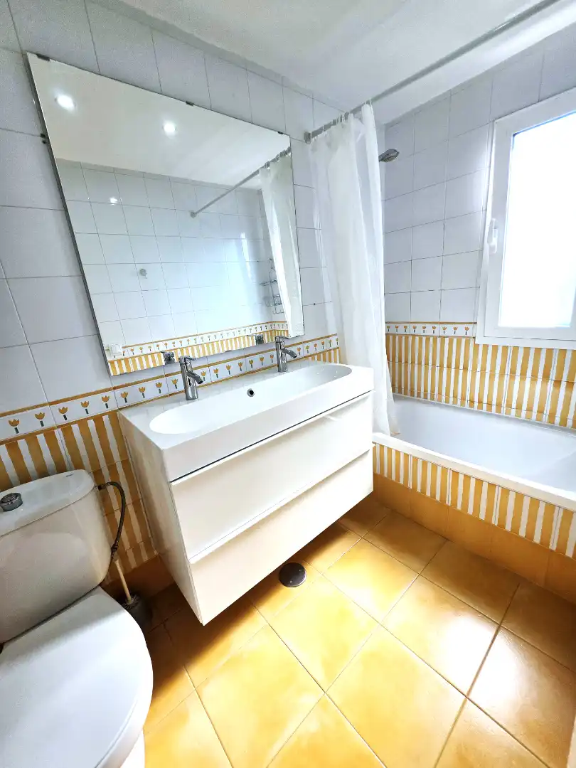 Baño de Piso en venta en Coslada con Aire acondicionado, Calefacción y Terraza