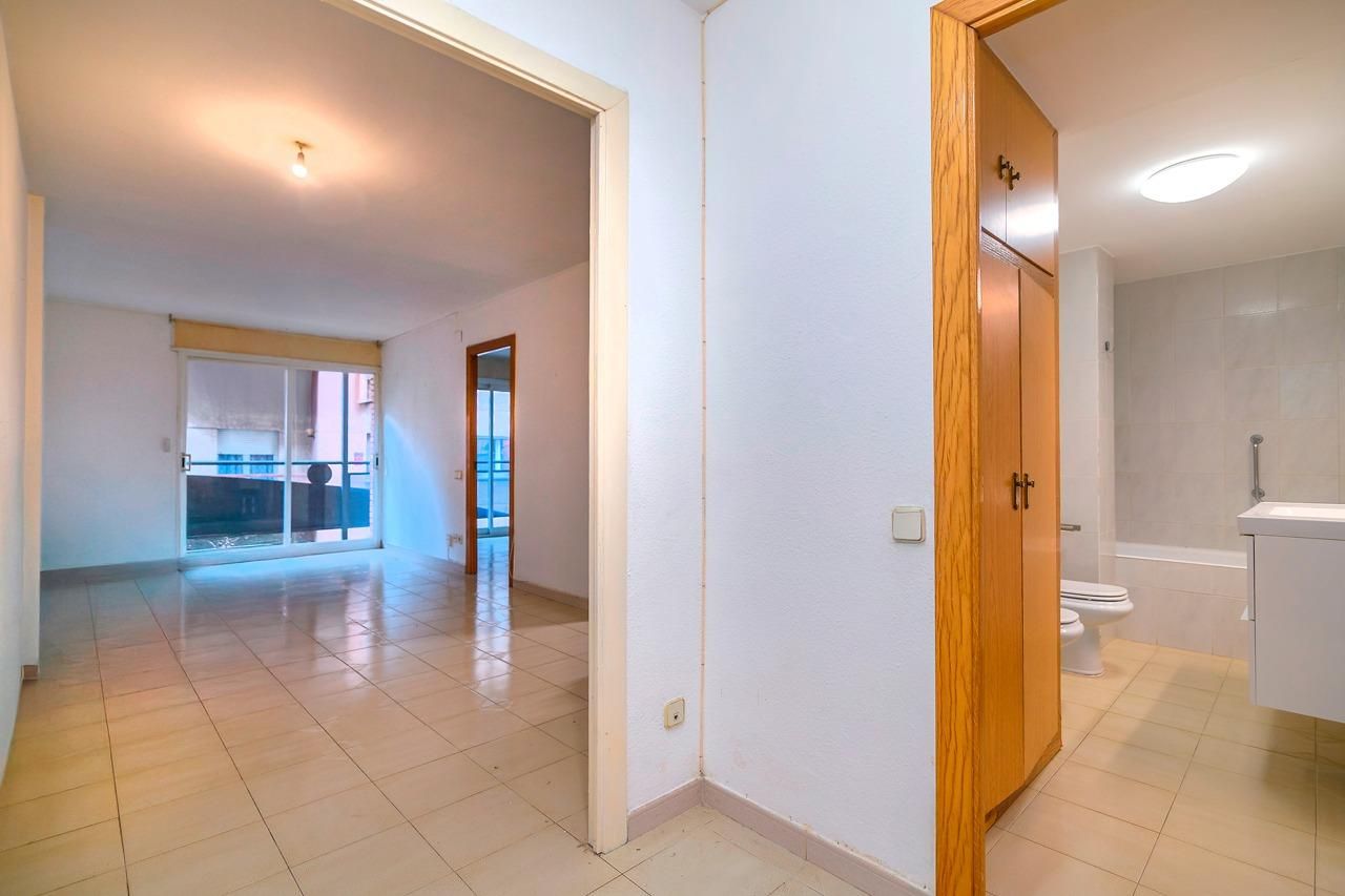 Flat for sale in Manresa  with Balcony