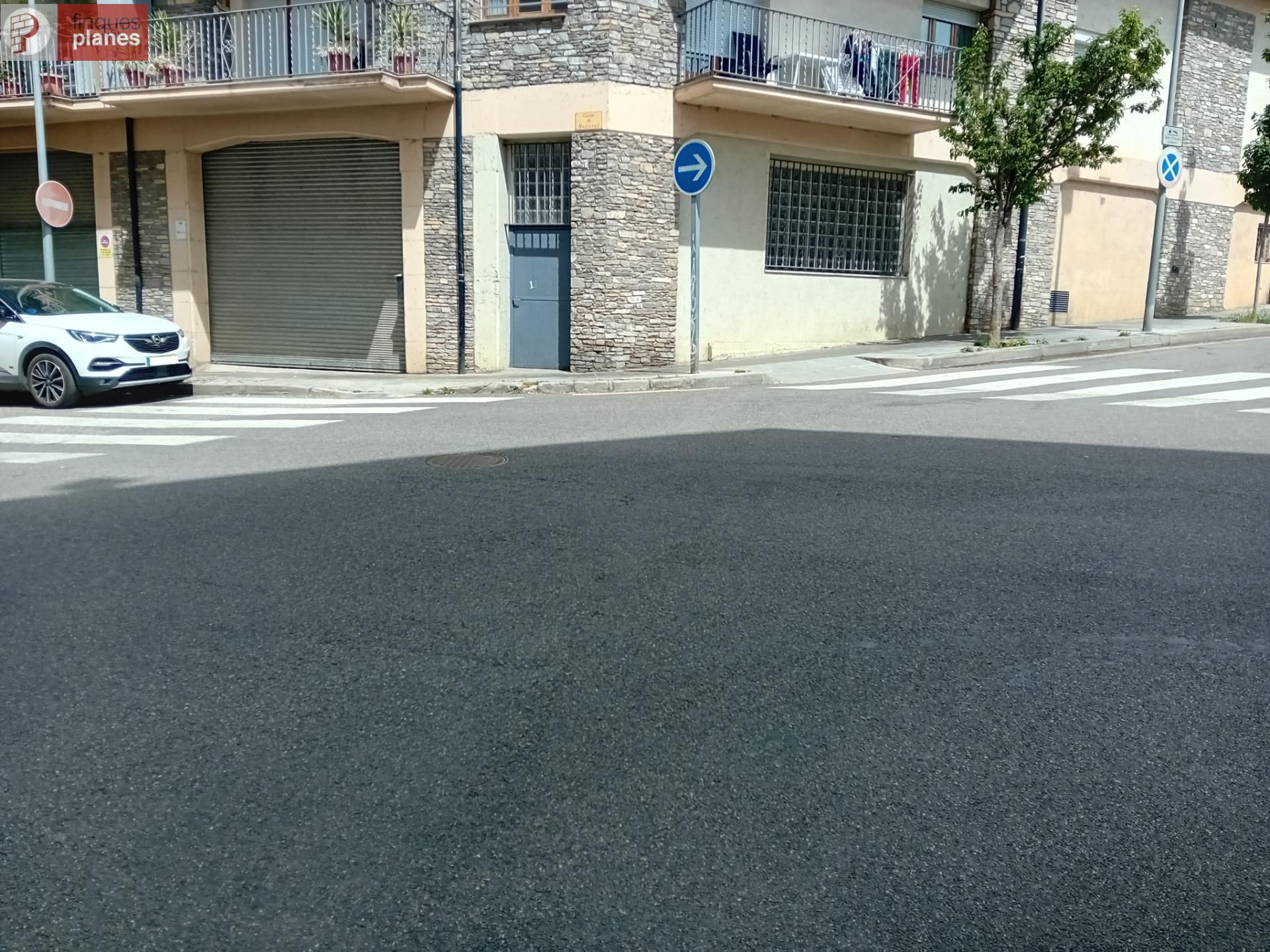 Vista exterior de Local en venda en La Seu d'Urgell